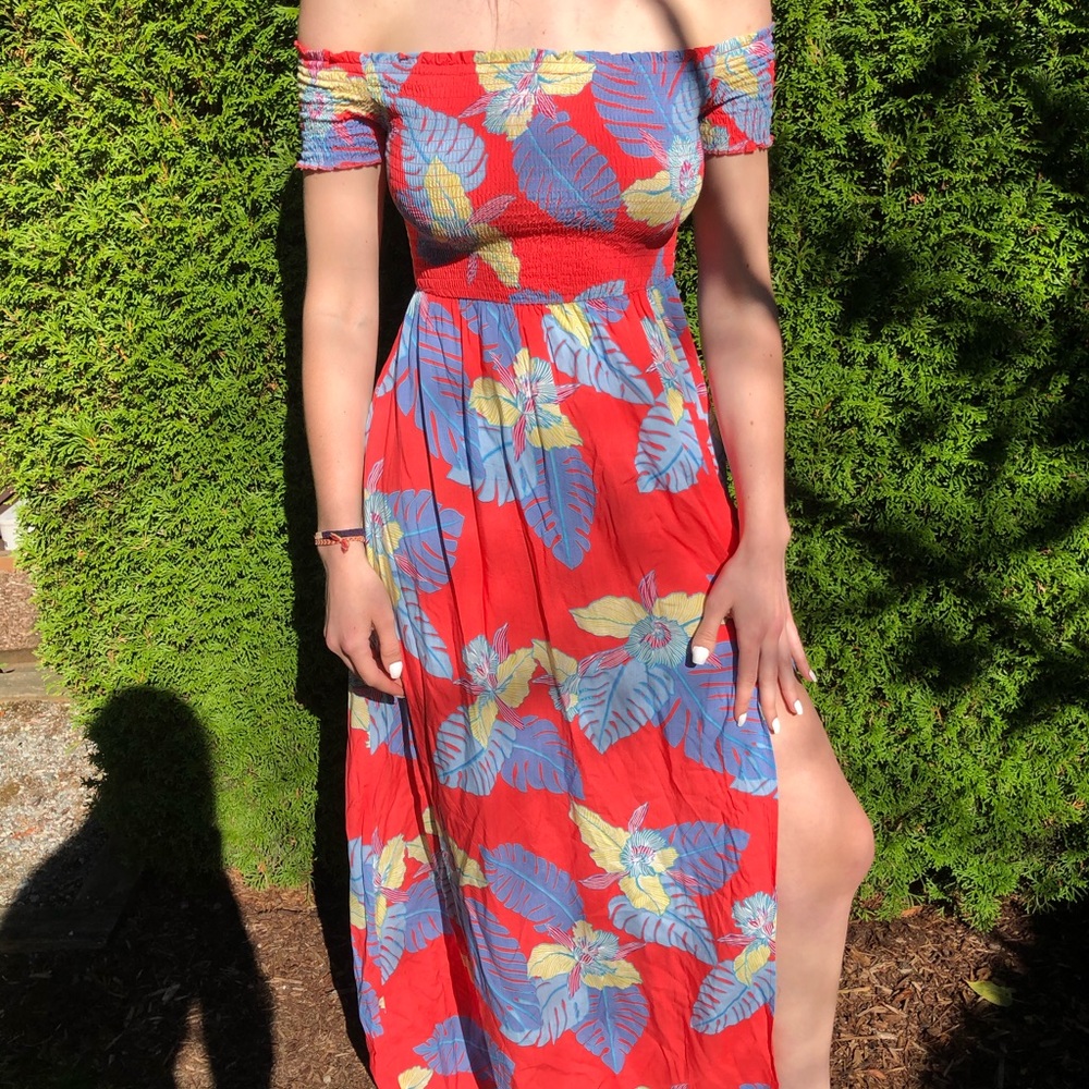Lulus Floral Maxi dress